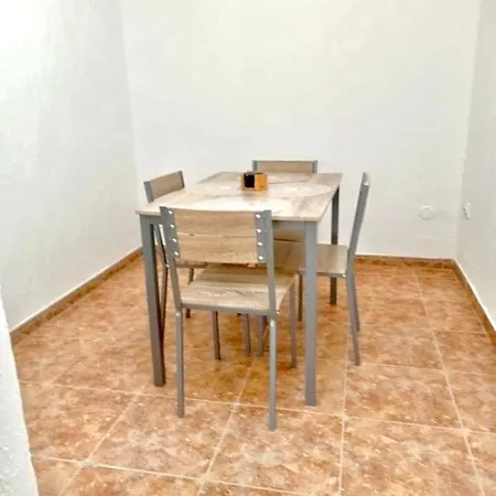 A Casinha Amarela. *