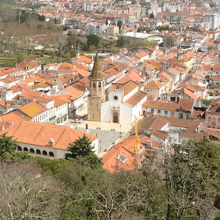 A Casinha Amarela.